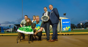 Wild Cash wins Listed Cup Night Stayers at Sandown